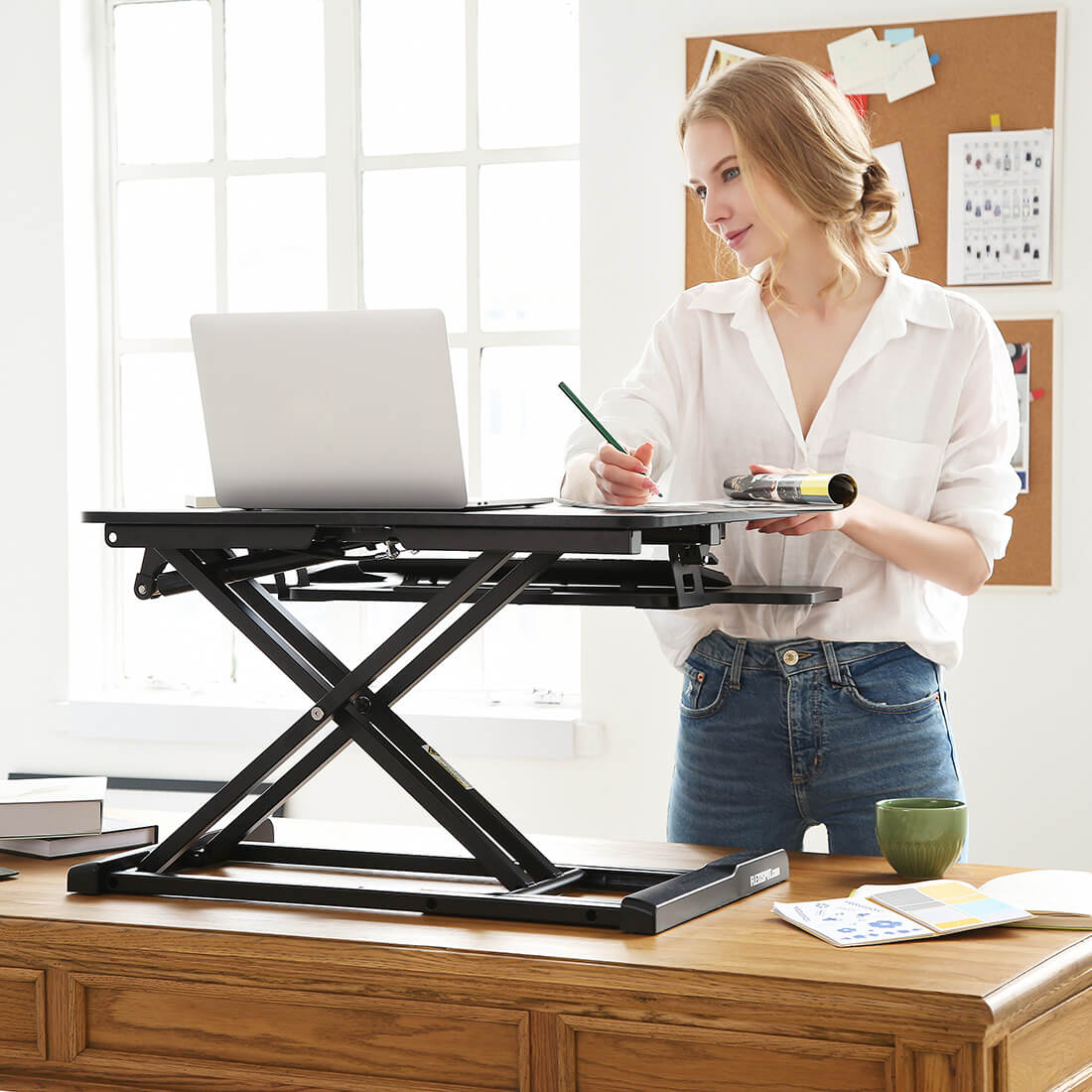 Product photograph of Flexispot Alcoveriser Standing Desk Converters M7 Medium Black from FlexiSpot UK